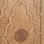 Vaisselier buffet à portes sculptées de fleurs grand meuble de rangement